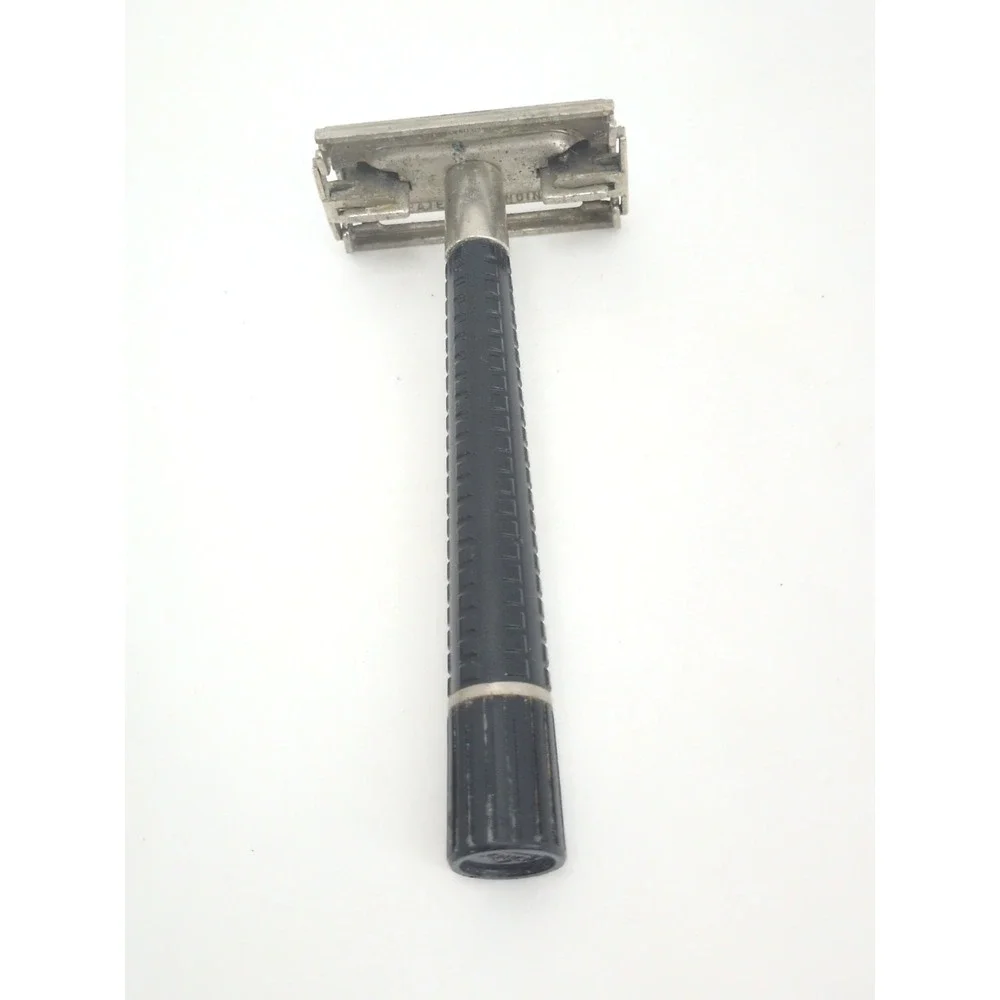 Vintage SCHICK Double Edge Safety Razor Black Twist Open TTO Handle USA